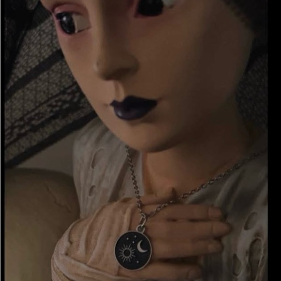 Jewelry - Elegant Silver Sun and Moon Pendant Necklace